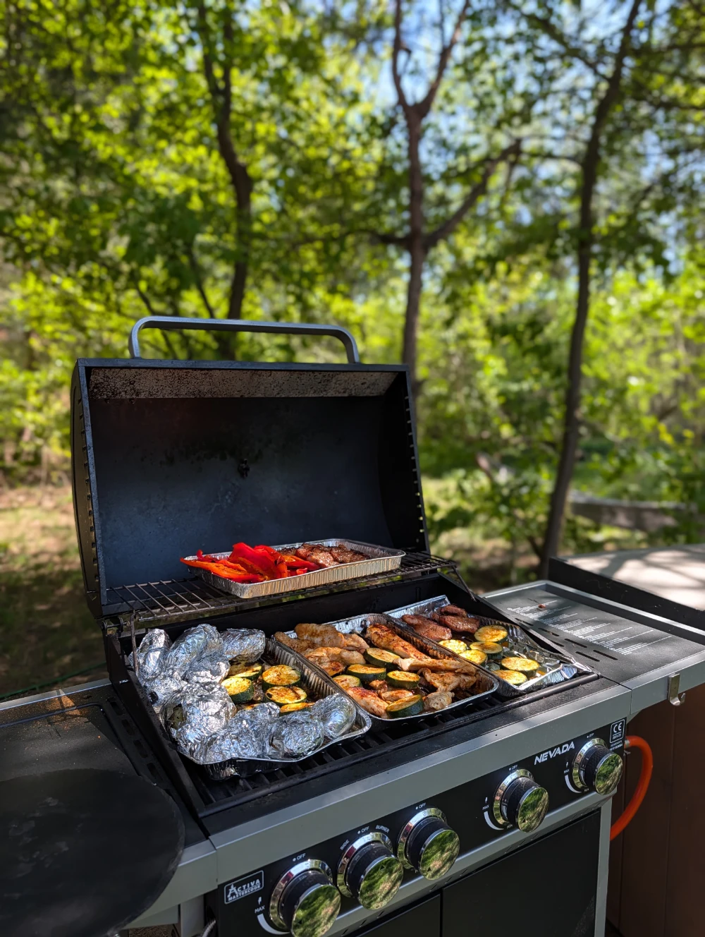 Grill w ogrodzie